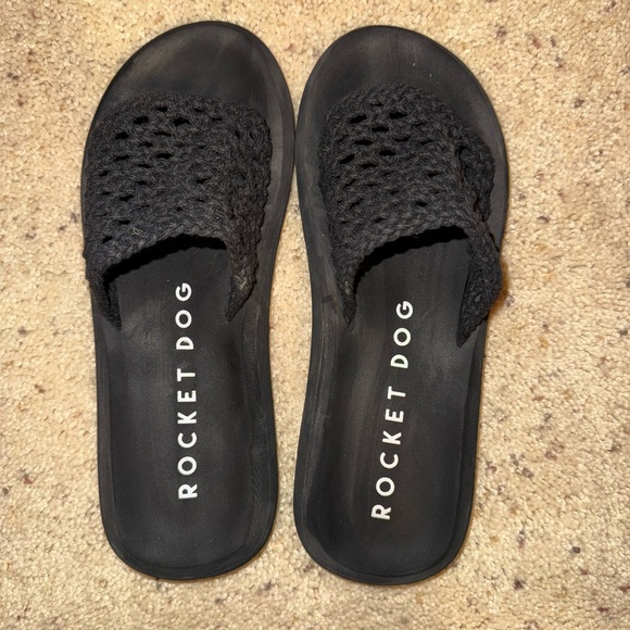 Rocket Dog Black Woven Slide Sandals - Picture 1 of 2